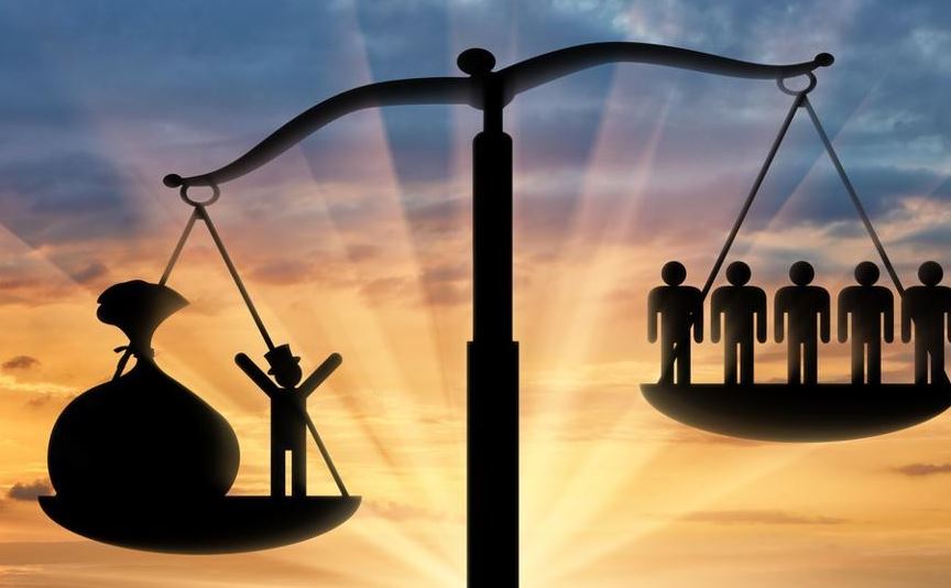 Oι ανισότητες του πλούτου στην Ευρώπη: Μεγαλώνει η ψαλίδα φτωχών-πλούσιων στην Ελλάδα 1 Oι ανισότητες του πλούτου στην Ευρώπη: Μεγαλώνει η ψαλίδα φτωχών-πλούσιων στην Ελλάδα