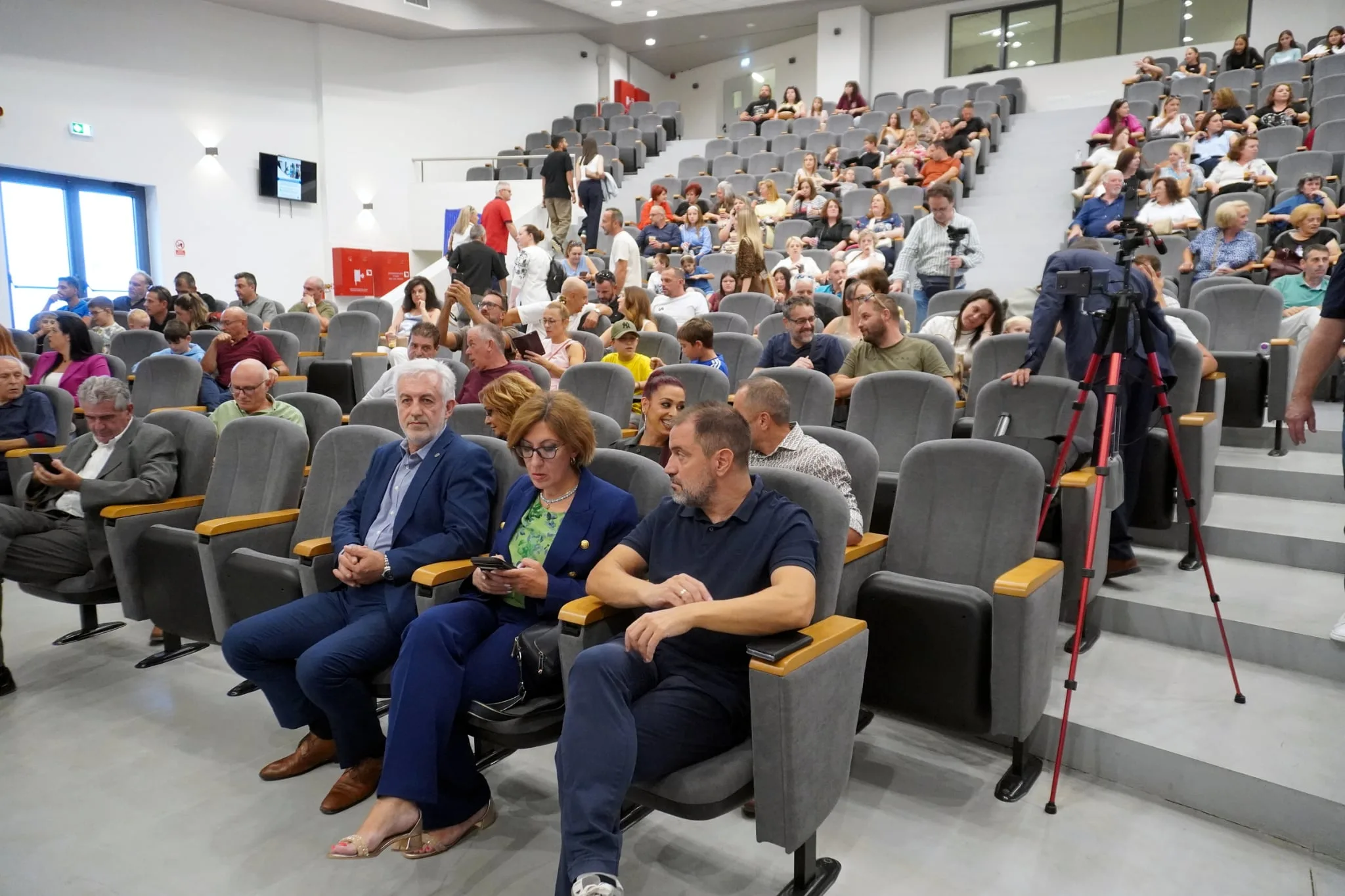 Κοζάνη: Πιστοποιήθηκαν 100 επαγγελματίες για εγκαταστάσεις φυσικού αερίου από το Πανεπιστήμιο Δυτικής Μακεδονίας 3 Στιγμιότυπο από την εκδήλωση του ΚΕ.ΔΙ.ΒΙ.Μ.