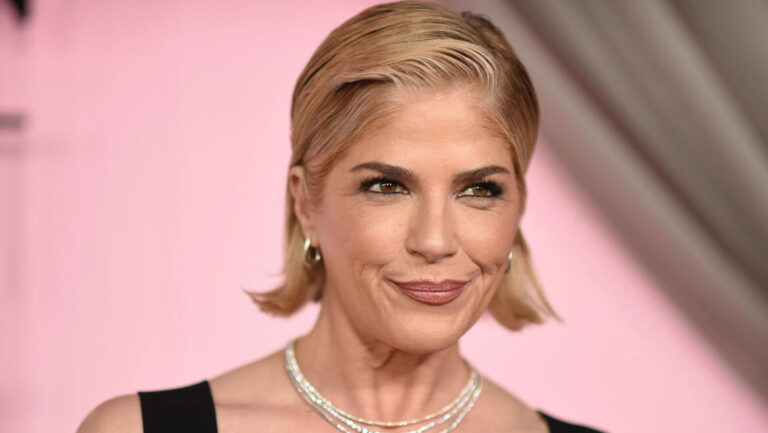 Selma Blair: Συνελήφθη αφού φέρεται να επιτέθηκε σε δύο αεροσυνοδούς