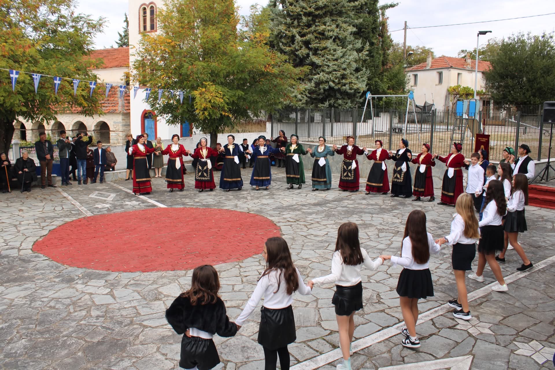 Λαζαράδες: Εκδηλώσεις μνήμης για τα 114 χρόνια από την ιστορική μάχη 7 Αναμνηστικό στιγμιότυπο από τους Λαζαράδες