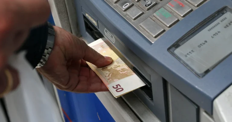 e-ΕΦΚΑ και ΔΥΠΑ: Από σήμερα (17/8) 61,1 εκατ. ευρώ σε 68.370 δικαιούχους - Ποιοι πληρώνονται