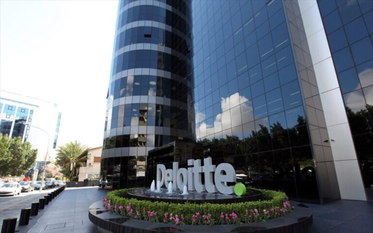 Δουλειές στην Deloitte: Ανοίγουν νέες θέσεις με ανταγωνιστικούς μισθούς και προοπτικές εξέλιξης.