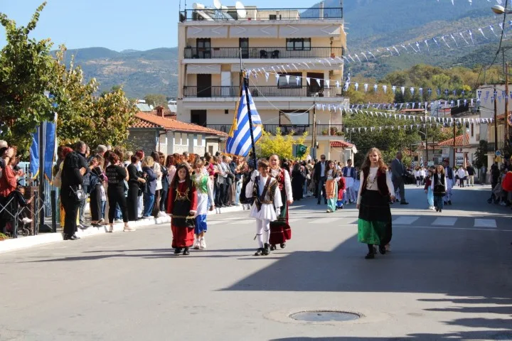 Σέρβια: Με παρέλαση και πλήθος κόσμου τιμήθηκε η 114η επέτειος Απελευθέρωσης 21 Σέρβια: Με παρέλαση και πλήθος κόσμου τιμήθηκε η 114η επέτειος Απελευθέρωσης