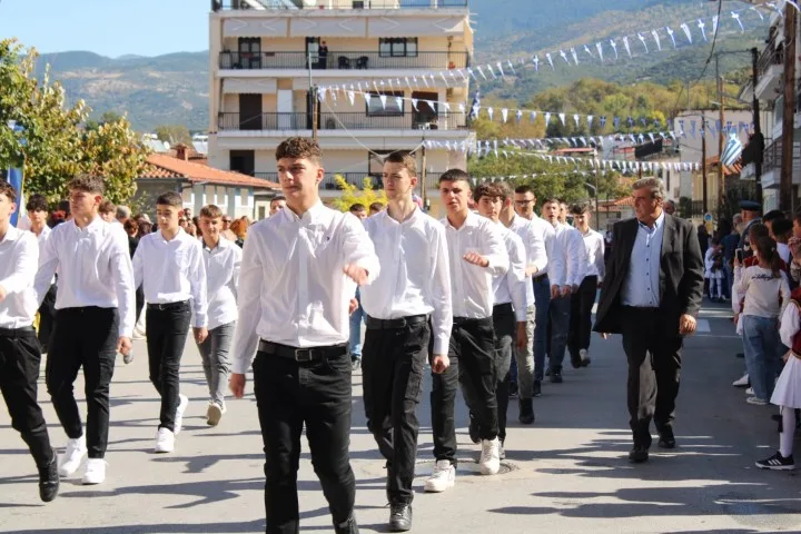 Σέρβια: Με παρέλαση και πλήθος κόσμου τιμήθηκε η 114η επέτειος Απελευθέρωσης 39 Σέρβια: Με παρέλαση και πλήθος κόσμου τιμήθηκε η 114η επέτειος Απελευθέρωσης