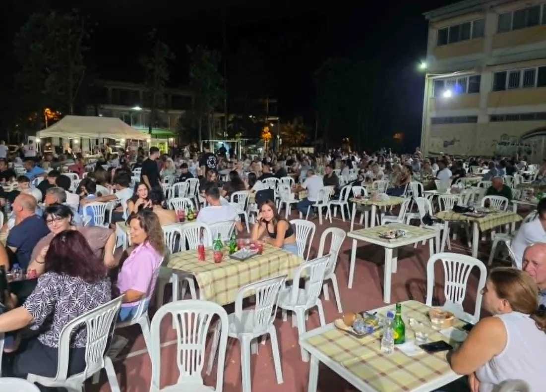 Κόσμος και χορός στην καλοκαιρινή εκδήλωση