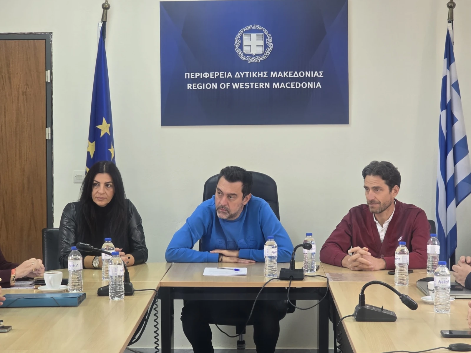 Κοζάνη: Μνημόνιο Περιφέρειας και Διευθύνσεων Δευτεροβάθμιας για δράσεις στα σχολεία 1 Στιγμιότυπο από την υπογραφή του Μνημονίου Συνεργασίας
