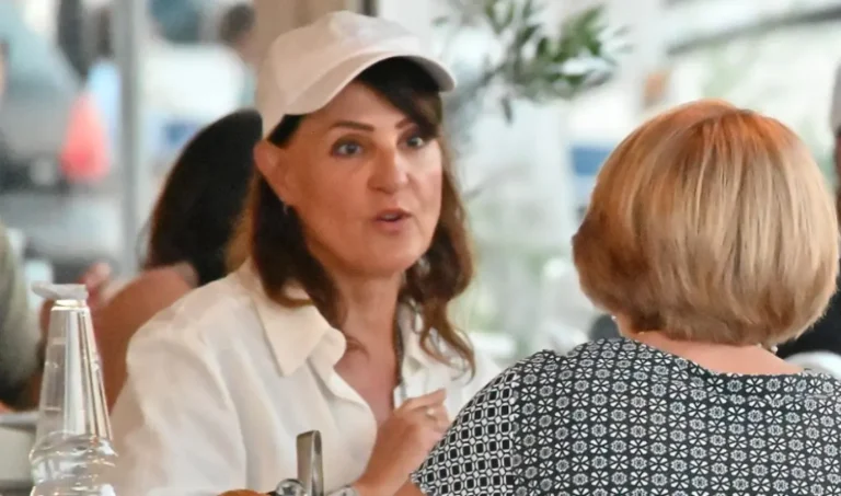 Νία Βαρντάλος: Η έκπληξη που την περίμενε στο δωμάτιο ξενοδοχείου στην Ελλάδα