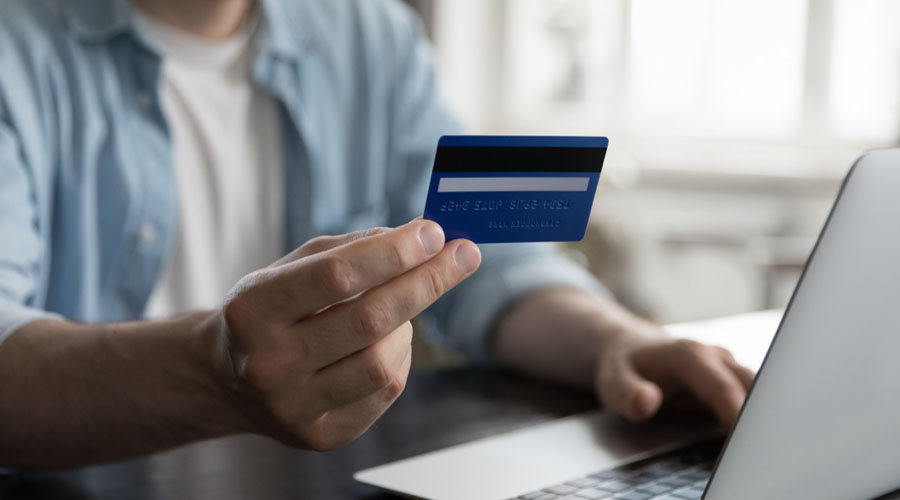 Ποιοι μένουν εκτός πληρωμής στις 30/5 1 Προπληρωμένη κάρτα επιδομάτων: Ποιο είναι το πρόβλημα και γιατί απειλούνται ενοίκια και δάνεια