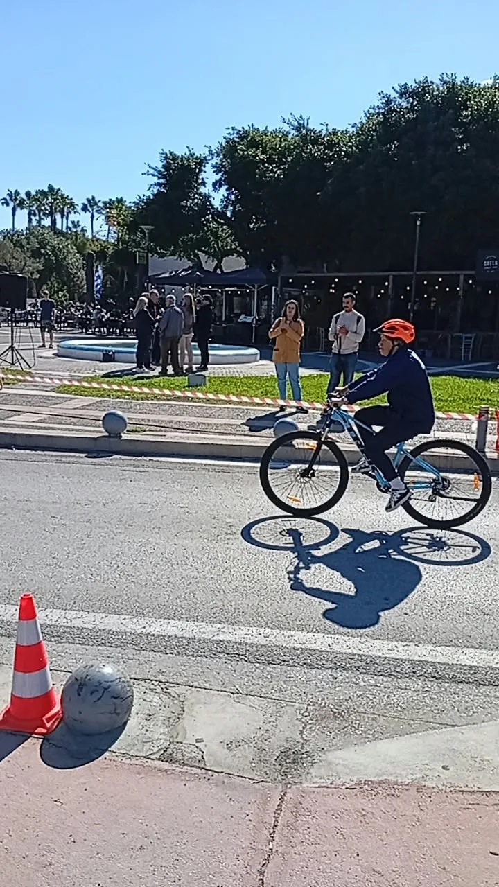 Αθλητές στους αγώνες ποδηλασίας Special Olympics στην Κω