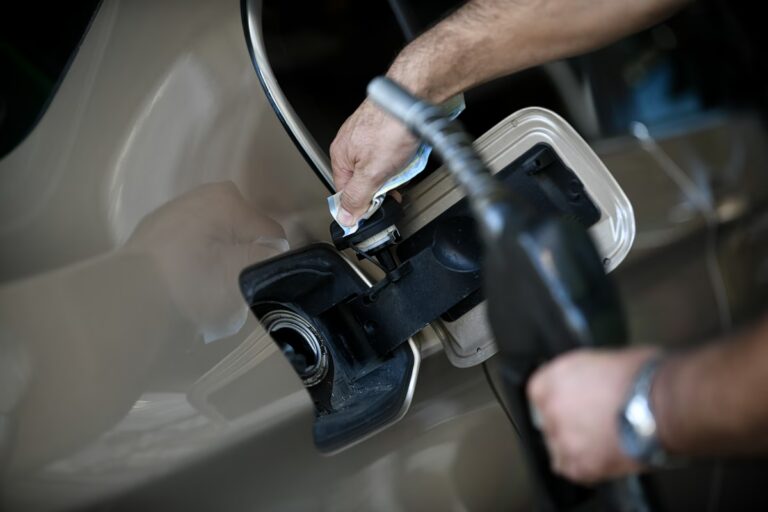 Ακρίβεια: Τι έδειξε η αντλία των καυσίμων για τις διακοπές των Ελλήνων