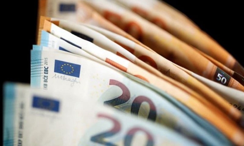 Χαρτονιμίσματα των 20 και 50 ευρώ - ΟΠΕΚΑ: Αυτά είναι τα τρία επιδόματα που αυξάνονται