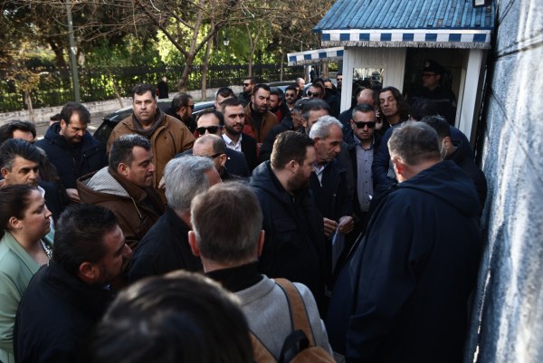 Αγρότες: Στο Μαξίμου η αντιπροσωπεία των «προθύμων» για τη συνάντηση με Μητσοτάκη - Συνεδριάζει αύριο για κλιμάκωση η Πανελλαδική Επιτροπή