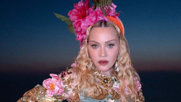 Αλεξάνδρα Γωγούση: Αναδημιούργησε το look της Madonna από την Κέρκυρα