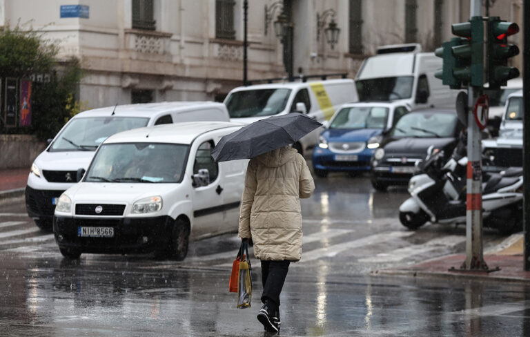 Αλλάζει ο καιρός στην Ελλάδα από την Τρίτη 13/10: βροχές και καταιγίδες