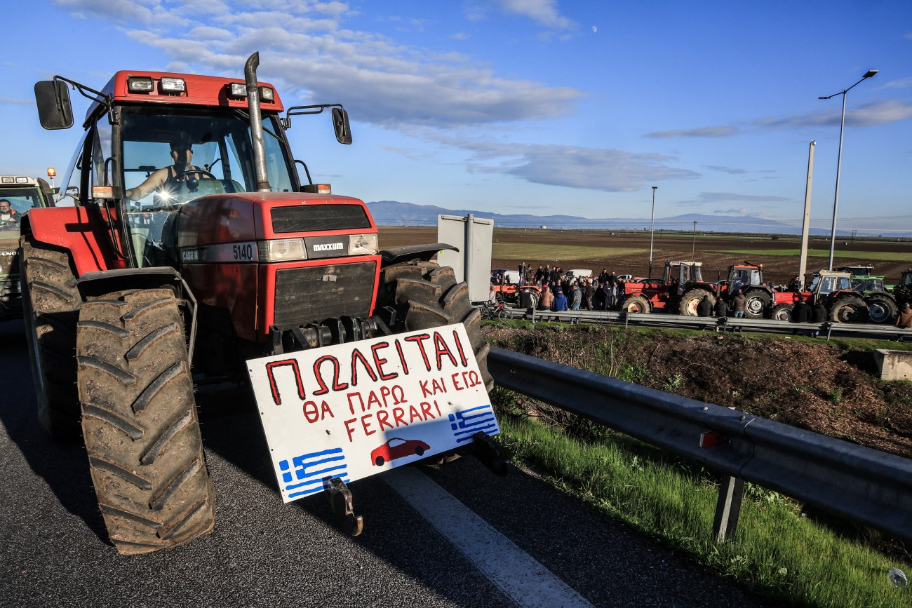Αστυνομική βία και χημικά σε απεγνωσμένους αγρότες από το καθεστώς Μητσοτάκη των «Φραπέδων» και των «Χασάπηδων» 1 Αστυνομική βία και χημικά σε απεγνωσμένους αγρότες από το καθεστώς Μητσοτάκη των «Φραπέδων» και των «Χασάπηδων»