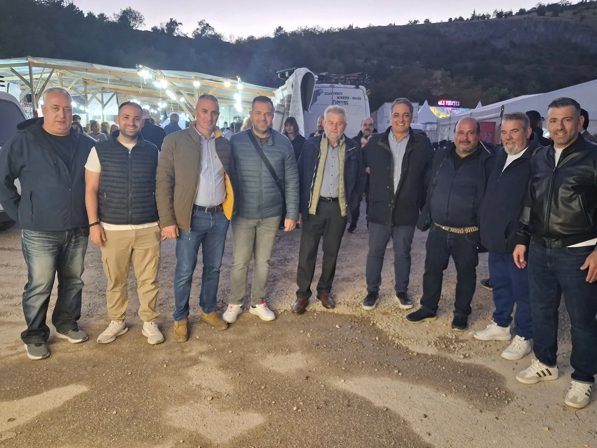 Κοζάνη: Η «άνοδος και κάθοδος των εννιά» στον Νιάημερο, η καλοκαιρία και ο ΣΥΡΙΖΑ 1 Η δημοτική ομάδα στον Νιάημερο μετά τη δύση του ήλιου