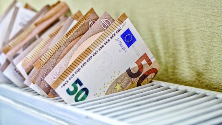 Επίδομα θέρμανσης: Επιπλέον 100 ευρώ για 780.000 δικαιούχους από το 2027