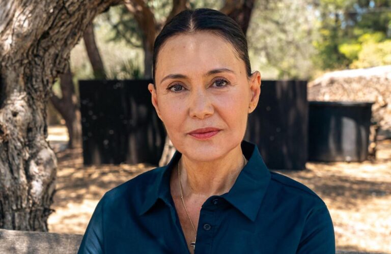 Ηρώ Μουκίου: «Σήμερα υπάρχει μια οργή, τα πάντα είναι ρημαγμένα»