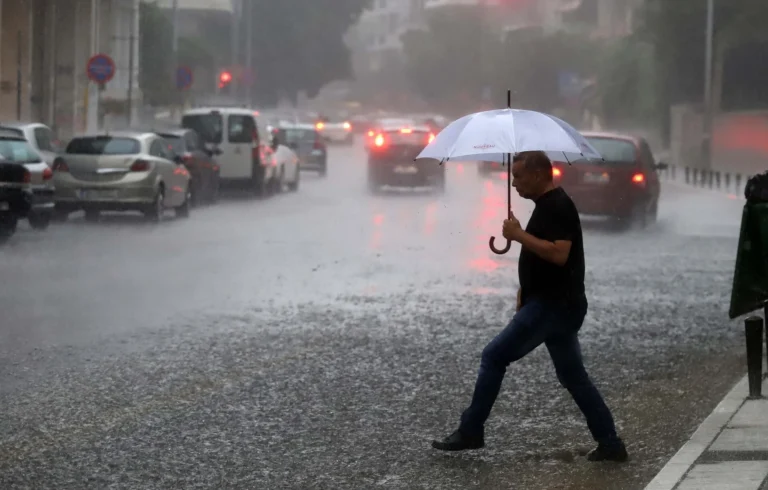 Ισχυρή κακοκαιρία την Τρίτη και την Τετάρτη με βροχές και θυελλώδεις ανέμους