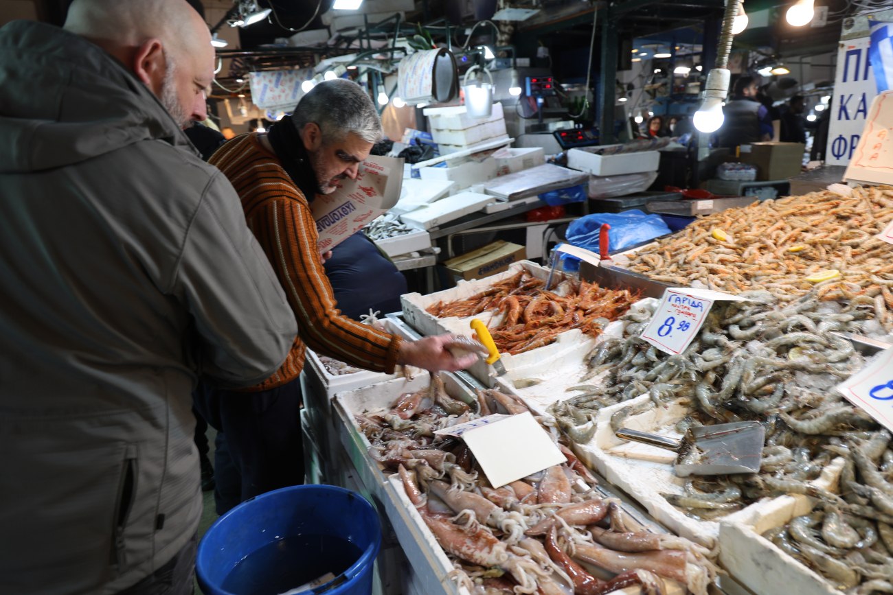 Καθαρά Δευτέρα: Ανοιχτή μέχρι το μεσημέρι η Βαρβάκειος - Πλήθος κόσμου στην αγορά 1 Καθαρά Δευτέρα: Ανοιχτή μέχρι το μεσημέρι η Βαρβάκειος - Πλήθος κόσμου στην αγορά