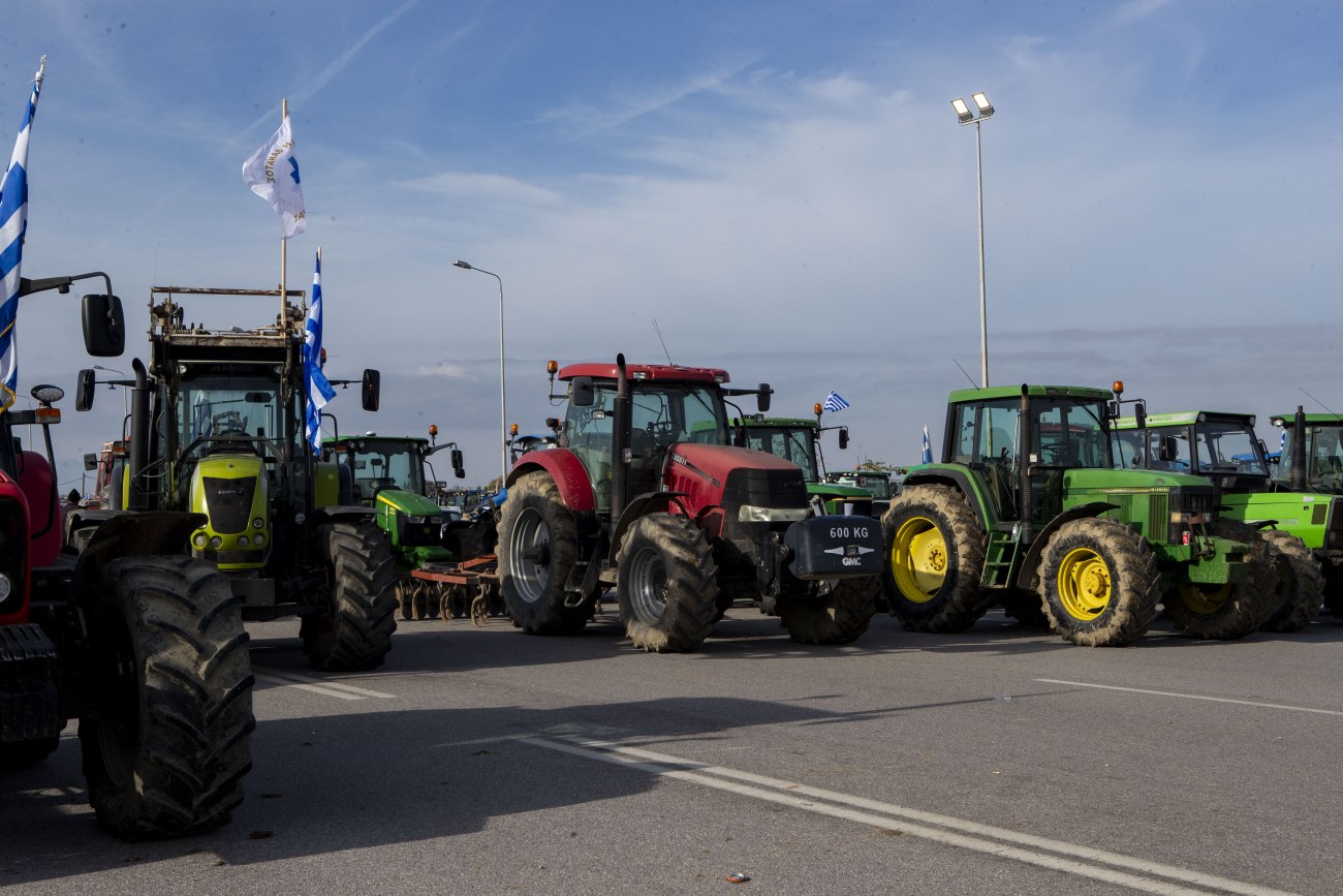 Κινητοποιήσεις: Αμετακίνητοι οι αγρότες στα μπλόκα - Σε κλοιό η κυβέρνηση 1 Κινητοποιήσεις: Αμετακίνητοι οι αγρότες στα μπλόκα - Σε κλοιό η κυβέρνηση