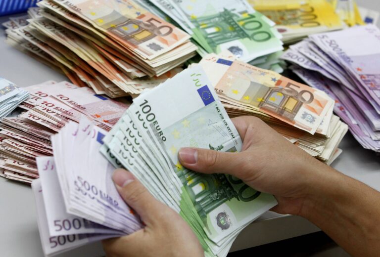 Κύκλωμα 46 προσώπων και 152 εταιρειών με παράνομες επιστροφές 40 εκατ.