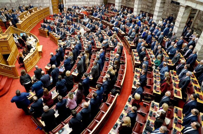 Ομόφωνα η Βουλή υπέρ ψήφου με πληρεξούσιο για εγκύους ευρωβουλεύτριες