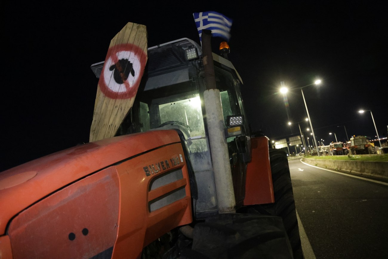 Προς κλιμάκωση οι αγρότες - Σκληρό μπρα ντε φερ με την κυβέρνηση που μοιράζει «τυράκια» και εξαπολύει απειλές 1 Προς κλιμάκωση οι αγρότες - Σκληρό μπρα ντε φερ με την κυβέρνηση που μοιράζει «τυράκια» και εξαπολύει απειλές