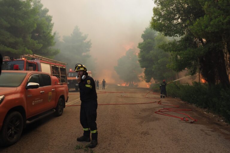 Πυρκαγιά στην Εύβοια: Βελτιωμένη η εικόνα, μήνυμα 112 για την Τριάδα