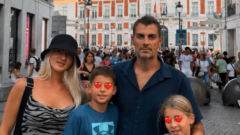 Στέλιος Χανταμπάκης: Οικογενειακή βόλτα με την Όλγα Πηλιάκη και τα παιδιά στη Μαδρίτη