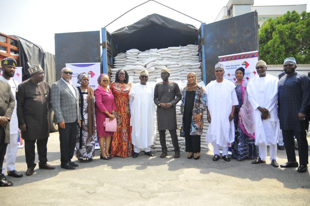 Συνταξιοδοτείται ο πιο πλούσιος άνθρωπος στην Αφρική 1 Συνταξιοδοτείται ο πιο πλούσιος άνθρωπος στην Αφρική