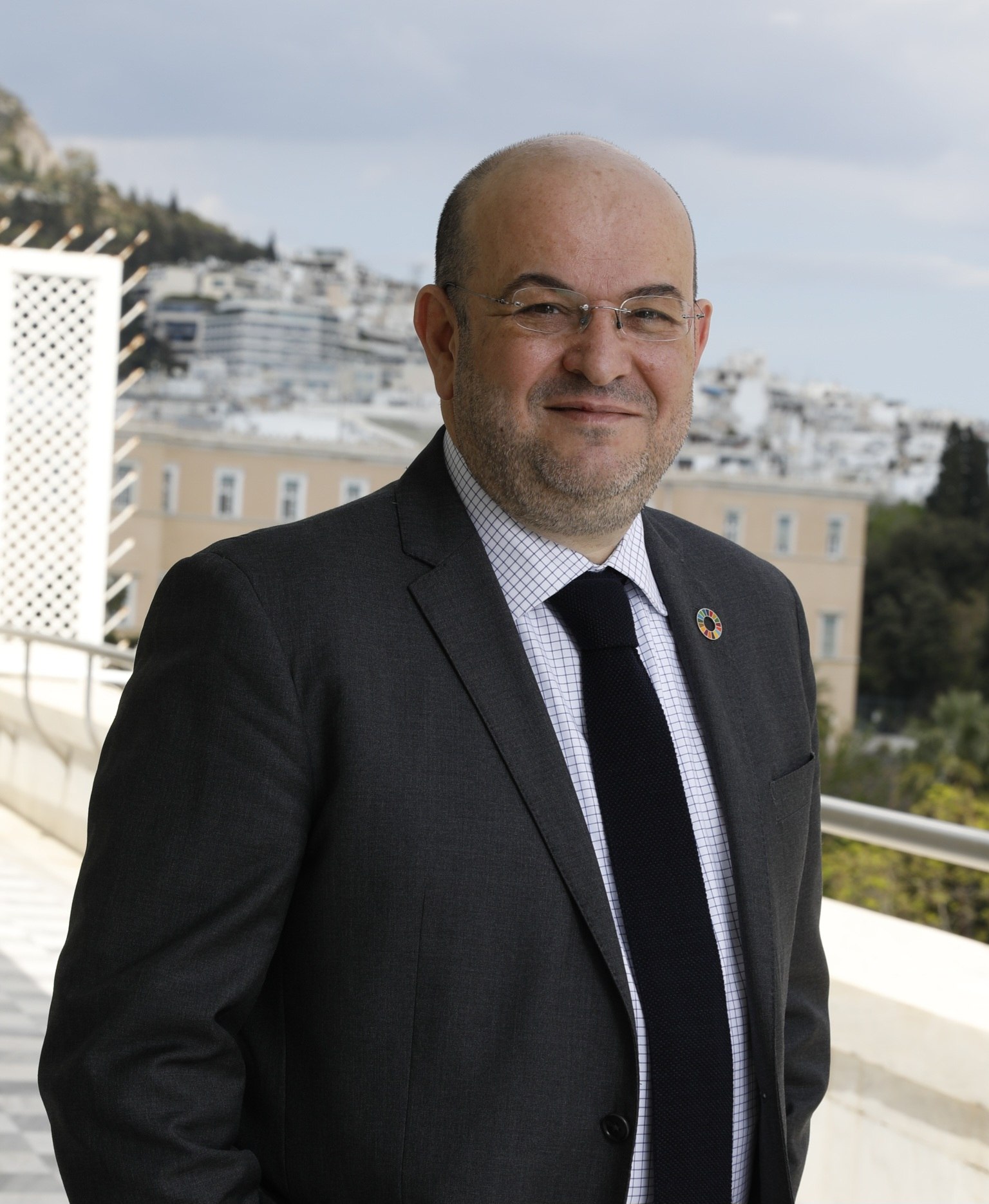 «Το καράβι ξεκόλλησε από τα βράχια» με τη συμφωνία για το χρέος που πέτυχε η κυβέρνηση Τσίπρα 1 «Το καράβι ξεκόλλησε από τα βράχια» με τη συμφωνία για το χρέος που πέτυχε η κυβέρνηση Τσίπρα