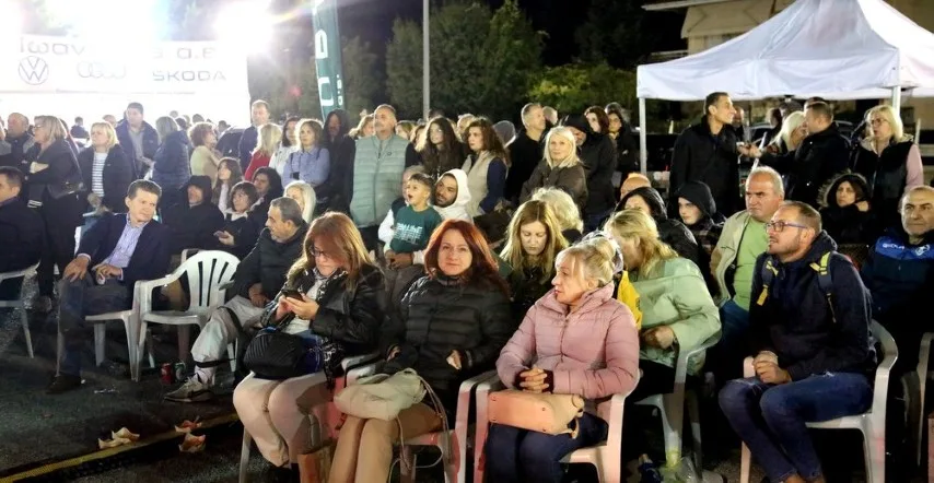 Κοίλα Κοζάνης: Η συναυλία της Κωνσταντίνας Τούνη στην 34η Έκθεση Δυτικής Μακεδονίας 7 Η Κωνσταντίνα Τούνη στη σκηνή