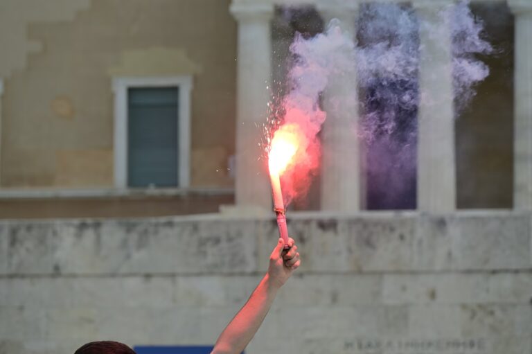 Φοιτητές κατασκηνώνουν στο Σύνταγμα στις 13 Οκτωβρίου για μέτρα στήριξης