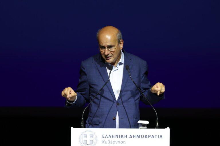 Χατζηδάκης: Στα 400 ευρώ το επίδομα για συνταξιούχους άνω των 65 ετών