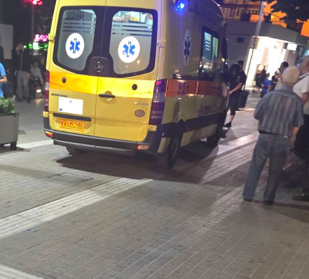 Κοζάνη: 12χρονη αισθάνθηκε αδιαθεσία στον κεντρικό πεζόδρομο και μεταφέρθηκε στο Μαμάτσειο 2 Εικόνα από το περιστατικό στον πεζόδρομο της Κοζάνης