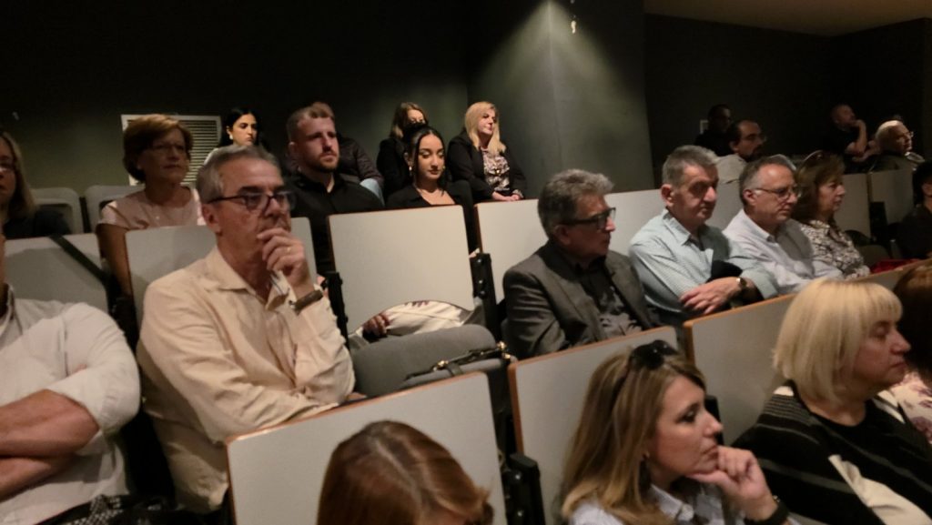 Κοζάνη: Παρουσιάστηκε το βιβλίο «Ένα… παλιό χρέος» του Γιώργου Πελεκούδα 14 Κοζάνη: Παρουσιάστηκε το βιβλίο «Ένα… παλιό χρέος» του Γιώργου Πελεκούδα