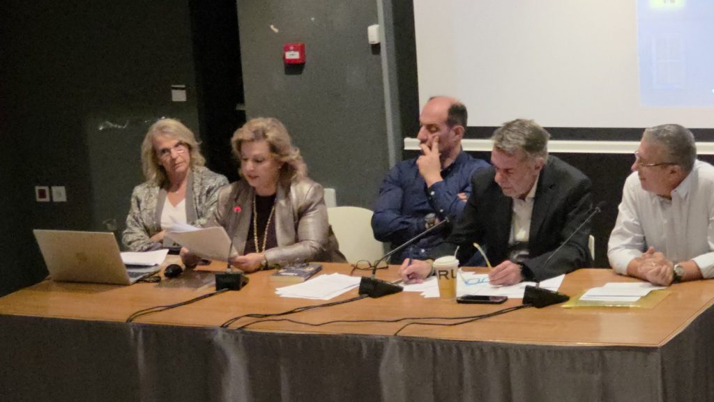 Κοζάνη: Παρουσιάστηκε το βιβλίο «Ένα… παλιό χρέος» του Γιώργου Πελεκούδα 13 Κοζάνη: Παρουσιάστηκε το βιβλίο «Ένα… παλιό χρέος» του Γιώργου Πελεκούδα