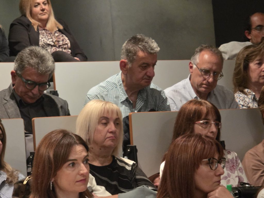 Κοζάνη: Παρουσιάστηκε το βιβλίο «Ένα… παλιό χρέος» του Γιώργου Πελεκούδα 6 Κοζάνη: Παρουσιάστηκε το βιβλίο «Ένα… παλιό χρέος» του Γιώργου Πελεκούδα