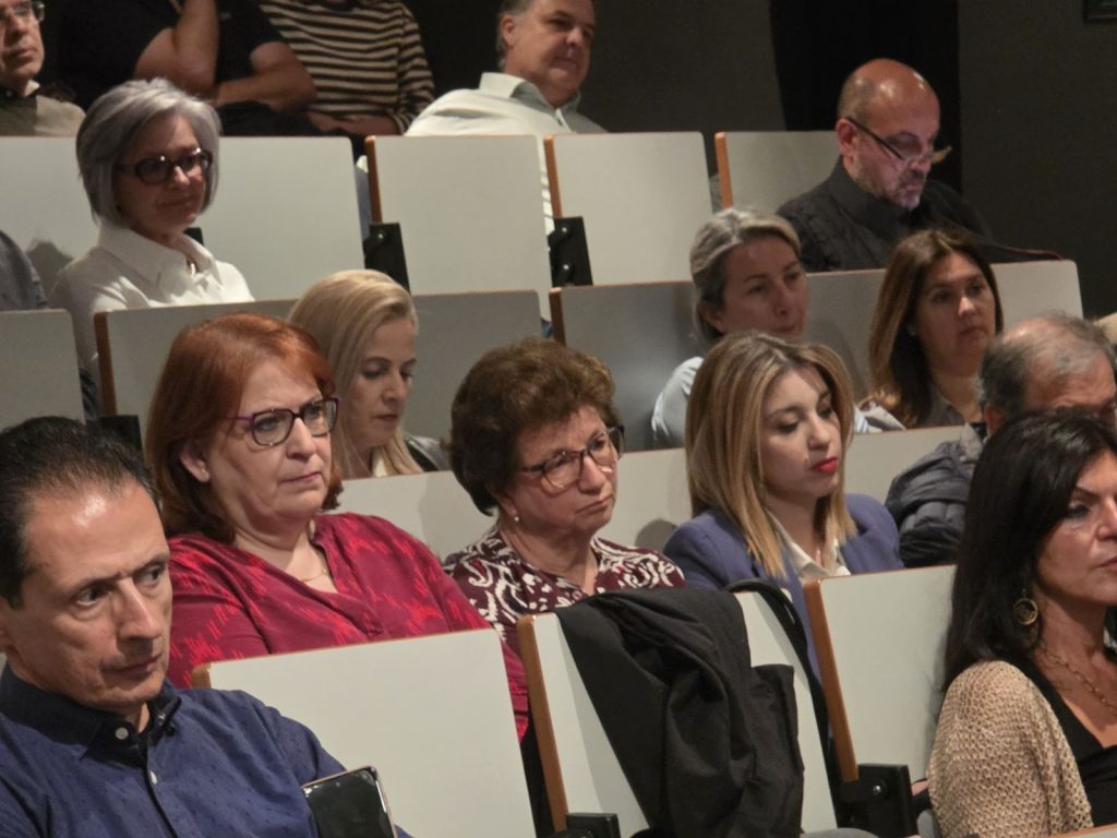 Κοζάνη: Παρουσιάστηκε το βιβλίο «Ένα… παλιό χρέος» του Γιώργου Πελεκούδα 1 Κοζάνη: Παρουσιάστηκε το βιβλίο «Ένα… παλιό χρέος» του Γιώργου Πελεκούδα