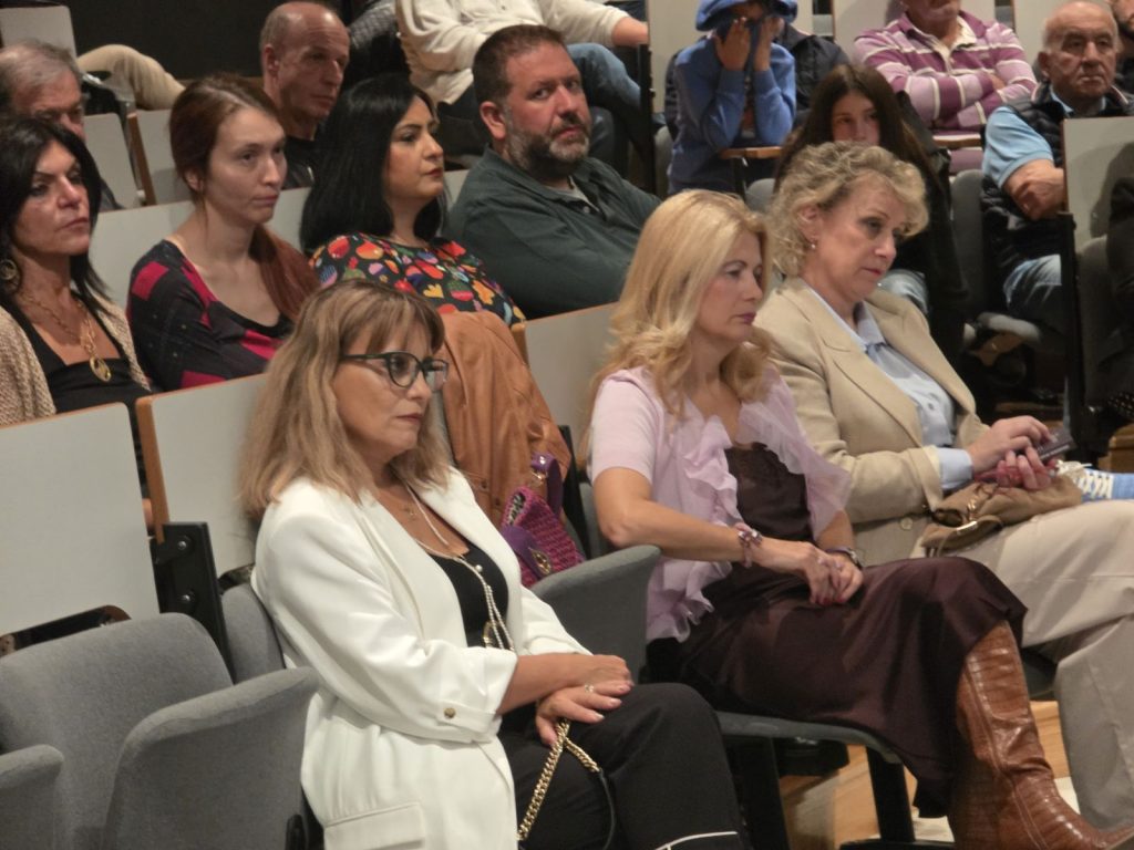 Κοζάνη: Παρουσιάστηκε το βιβλίο «Ένα… παλιό χρέος» του Γιώργου Πελεκούδα 4 Κοζάνη: Παρουσιάστηκε το βιβλίο «Ένα… παλιό χρέος» του Γιώργου Πελεκούδα