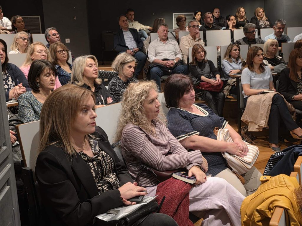 Κοζάνη: Παρουσιάστηκε το βιβλίο «Ένα… παλιό χρέος» του Γιώργου Πελεκούδα 5 Κοζάνη: Παρουσιάστηκε το βιβλίο «Ένα… παλιό χρέος» του Γιώργου Πελεκούδα