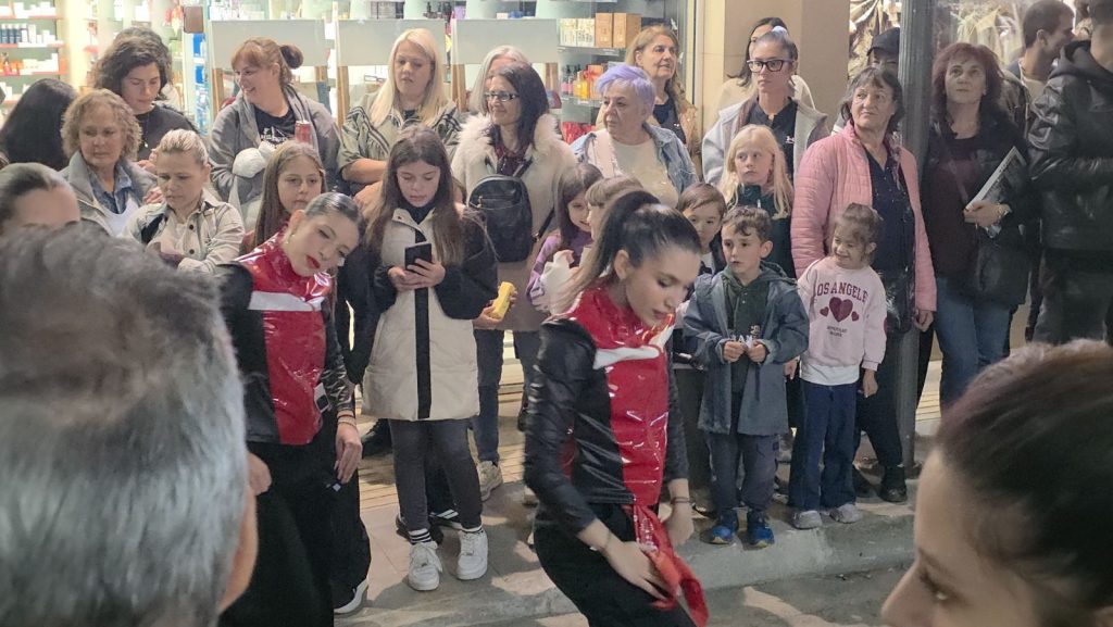 Στιγμιότυπο από την οδό Μακεδονομάχων
