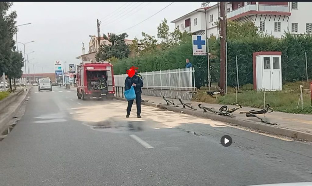 Κοζάνη: Ι.Χ. προσέκρουσε σε κιγκλιδώματα κοντά στην κλινική Κοντογούνη